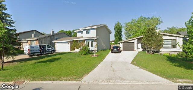Larawan ng 111 Point West Drive sa Winnipeg, Manitoba