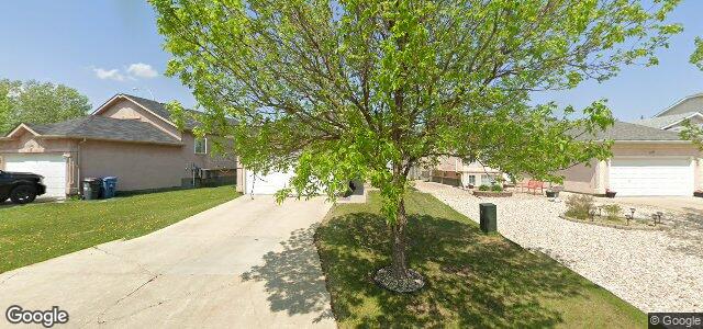 Photo of 124 Blackwood Bay in Winnipeg, Manitoba