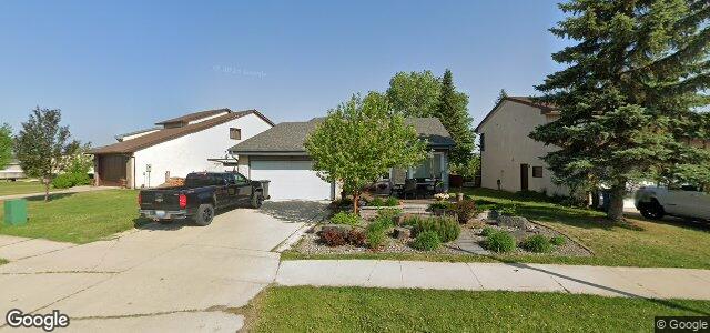 Larawan ng 144 Point West Drive sa Winnipeg, Manitoba