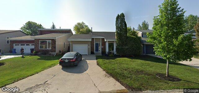 Larawan ng 145 Point West Drive sa Winnipeg, Manitoba