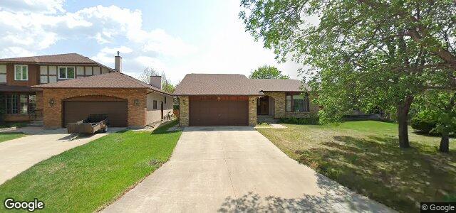Larawan ng 18 Hazel Park Drive sa Winnipeg, Manitoba
