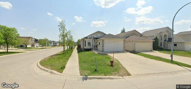 Larawan ng 2 Craigmohr Drive sa Winnipeg, Manitoba