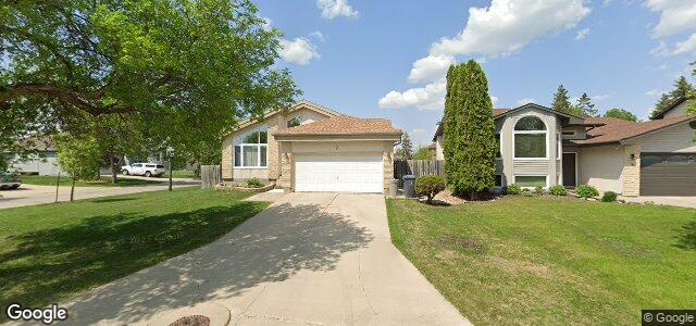 Larawan ng 2 Glenacres Crescent sa Winnipeg, Manitoba