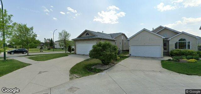 Larawan ng 2 Sandusky Drive sa Winnipeg, Manitoba