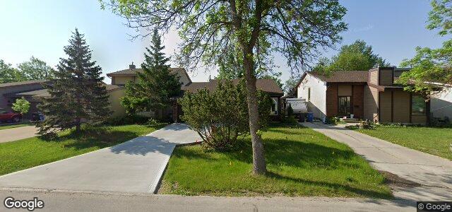 Larawan ng 203 Point West Drive sa Winnipeg, Manitoba