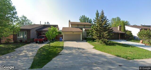 Larawan ng 207 Point West Drive sa Winnipeg, Manitoba