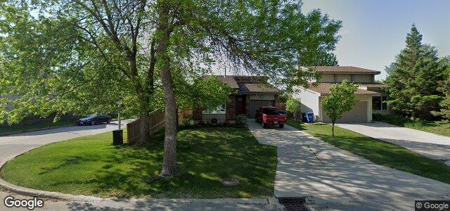 Larawan ng 211 Point West Drive sa Winnipeg, Manitoba