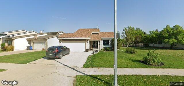 Larawan ng 220 Point West Drive sa Winnipeg, Manitoba