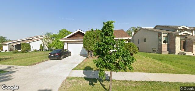 Larawan ng 234 Point West Drive sa Winnipeg, Manitoba