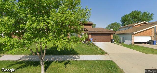 Larawan ng 242 Point West Drive sa Winnipeg, Manitoba