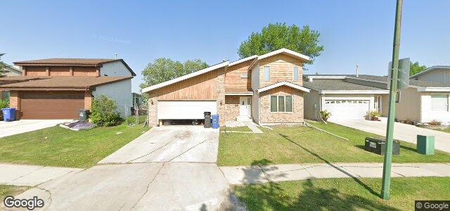 Larawan ng 246 Point West Drive sa Winnipeg, Manitoba