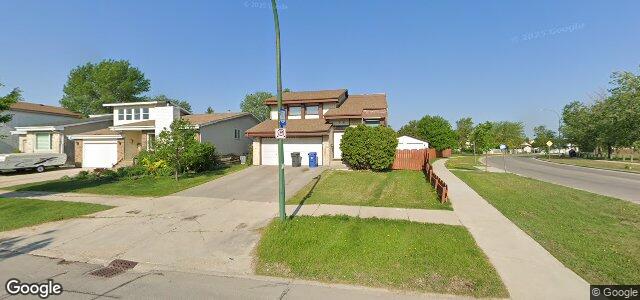 Larawan ng 258 Point West Drive sa Winnipeg, Manitoba