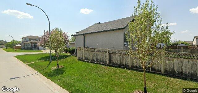 Larawan ng 3 Briarlynn Road sa Winnipeg, Manitoba