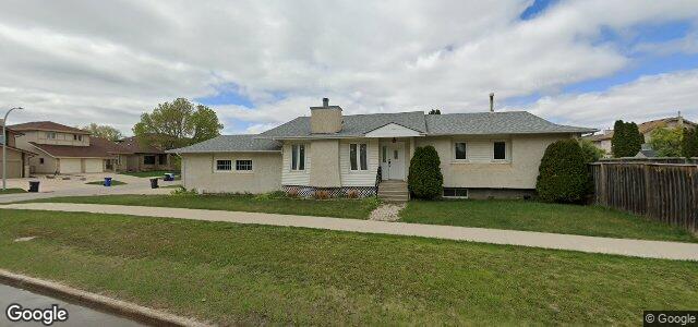 Larawan ng 3 Point West Drive sa Winnipeg, Manitoba