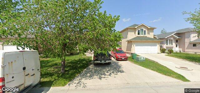 Larawan ng 51 Briarlynn Road sa Winnipeg, Manitoba
