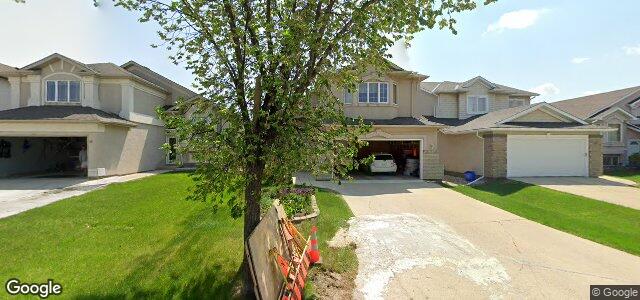 Larawan ng 54 Briarlynn Road sa Winnipeg, Manitoba