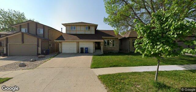 Photo of 6 Point West Drive in Winnipeg, Manitoba