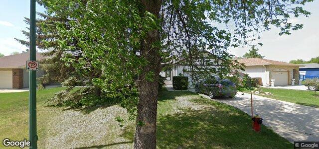 Larawan ng 77 Glenbrook Crescent sa Winnipeg, Manitoba