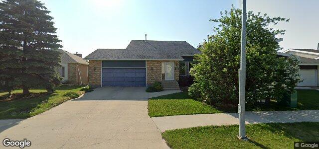 Larawan ng 84 Point West Drive sa Winnipeg, Manitoba