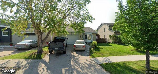 Larawan ng 92 Point West Drive sa Winnipeg, Manitoba