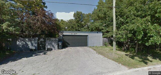 Larawan ng 100 Ridgedale Crescent sa Winnipeg, Manitoba