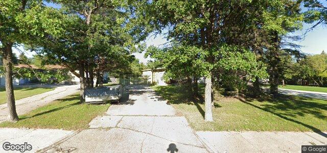 Larawan ng 4441 Roblin Boulevard sa Winnipeg, Manitoba