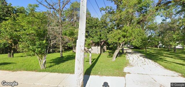 Larawan ng 4597 Roblin Boulevard sa Winnipeg, Manitoba