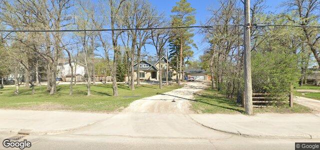 Larawan ng 4829 Roblin Boulevard sa Winnipeg, Manitoba