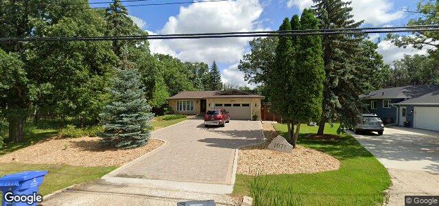 Photo of 1071 Charleswood Road in Winnipeg, Manitoba