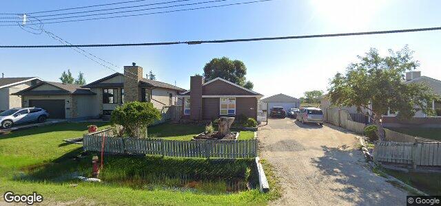 Larawan ng 1123 Charleswood Road sa Winnipeg, Manitoba