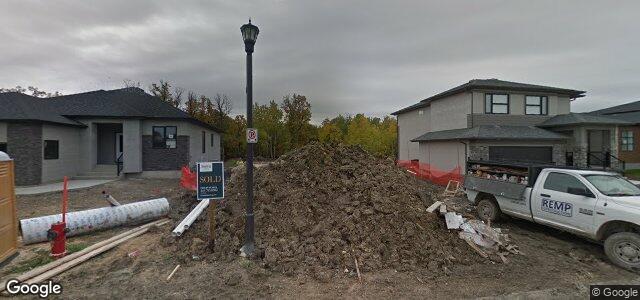 Photo of 70 Hofsted Drive in Winnipeg, Manitoba