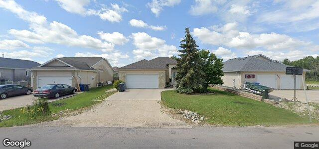 Larawan ng 976 Charleswood Road sa Winnipeg, Manitoba