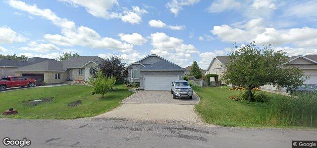 Photo of 984 Charleswood Road in Winnipeg, Manitoba