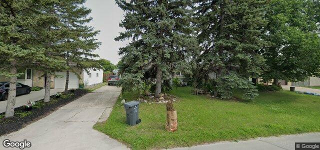 Larawan ng 10 Springlea Path sa Winnipeg, Manitoba