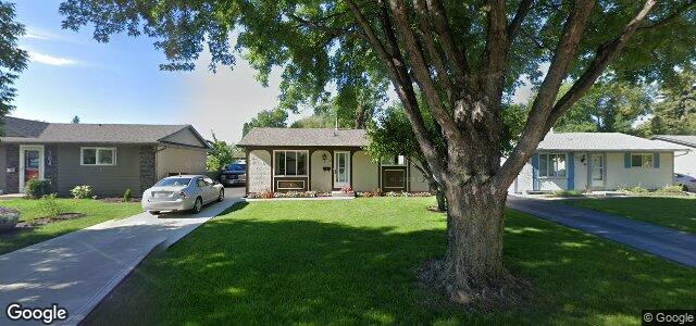 Larawan ng 100 Summerfield Way sa Winnipeg, Manitoba