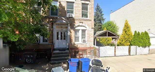 Larawan ng 105 Diamond Street sa Winnipeg, Manitoba