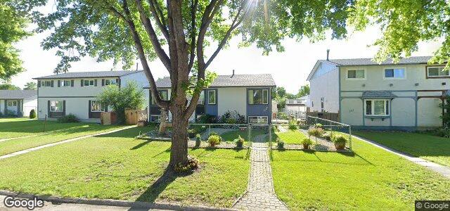 Photo of 137 Summerfield Way in Winnipeg, Manitoba