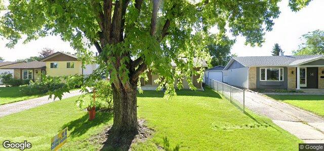 Larawan ng 18 Summerfield Way sa Winnipeg, Manitoba