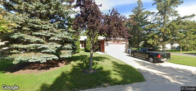 Larawan ng 2 Chernichan Drive sa Winnipeg, Manitoba