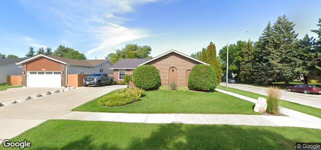 Larawan ng 2036 Rothesay Street sa Winnipeg, Manitoba