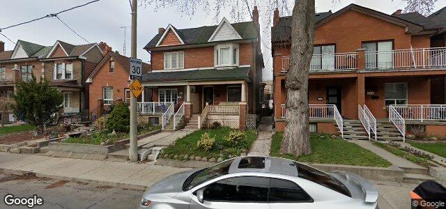 Larawan ng 220 Emerson Avenue sa Winnipeg, Manitoba