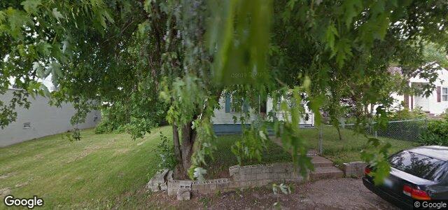 Larawan ng 221 Stuart Avenue sa Winnipeg, Manitoba
