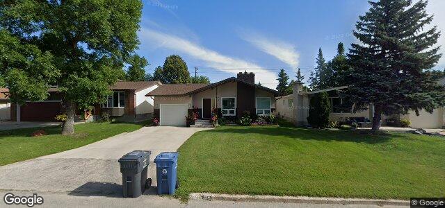 Larawan ng 245 Knowles Avenue sa Winnipeg, Manitoba