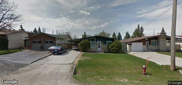 Larawan ng 250 Glenway Avenue sa Winnipeg, Manitoba