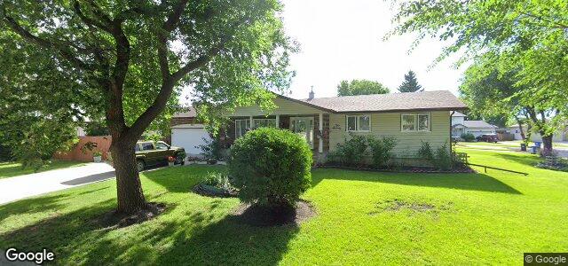 Larawan ng 270 Pentland Street sa Winnipeg, Manitoba