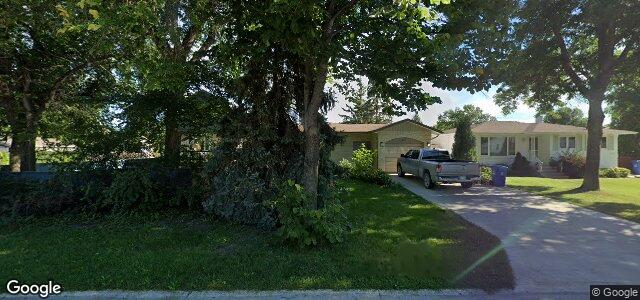 Larawan ng 271 Stuart Avenue sa Winnipeg, Manitoba