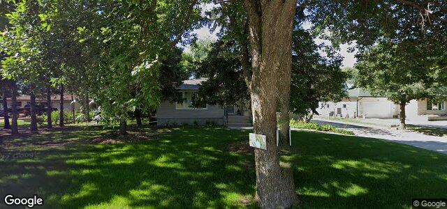 Larawan ng 300 Knowles Avenue sa Winnipeg, Manitoba