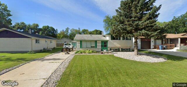 Larawan ng 304 Strood Avenue sa Winnipeg, Manitoba