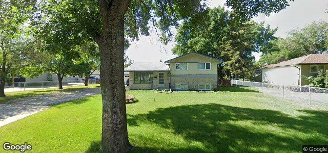 Larawan ng 310 Knowles Avenue sa Winnipeg, Manitoba