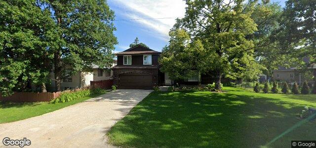Larawan ng 331 Foxdale Avenue sa Winnipeg, Manitoba